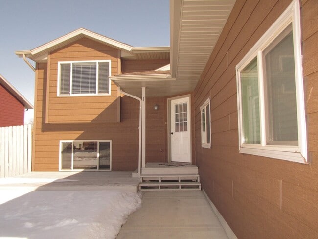 5016 Dylan Dr in Rapid City, SD - Building Photo - Building Photo