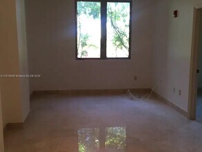 2630 SW 28th St in Miami, FL - Building Photo - Building Photo
