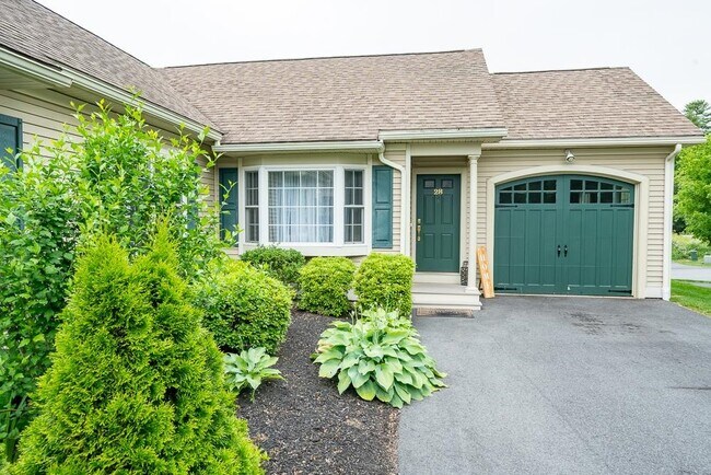 30/28 Mountain Village Rd in Windham, NH - Building Photo - Building Photo