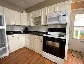 1 Cross St in Delhi, NY - Building Photo