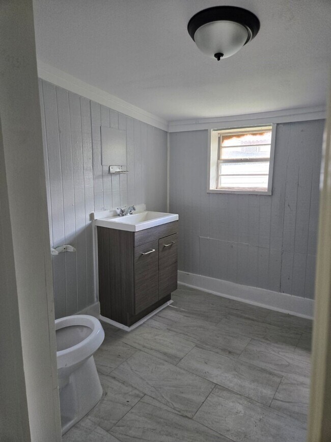 property at 5906 Hillsboro St