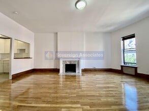 302 W 107th St in New York, NY - Building Photo - Building Photo