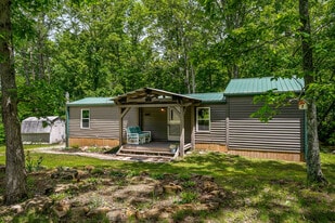 1048 Sitting Bull Point in Crossville, TN - Building Photo