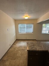 725 W 1st Ave-Unit -725 W 1st Ave-B in Chico, CA - Foto de edificio - Building Photo