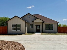 616 River Hills Dr in San Marcos, TX - Building Photo