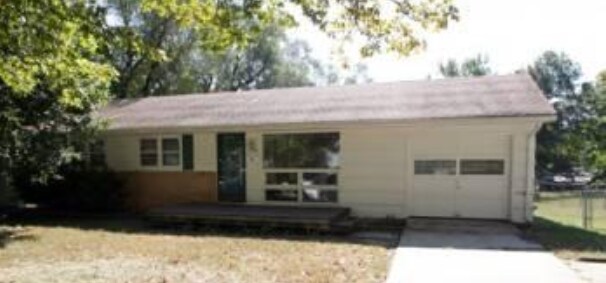 property at 11209 E 49th St S