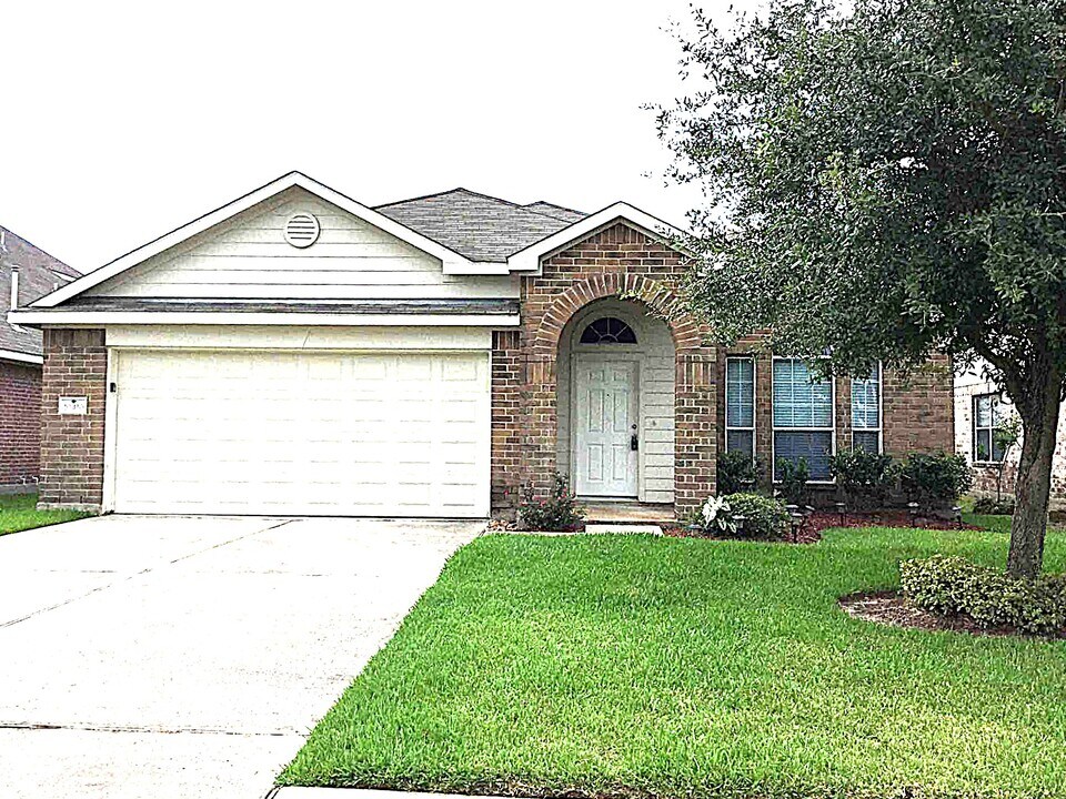 10410 Falling Rapids Ct in Houston, TX - Building Photo