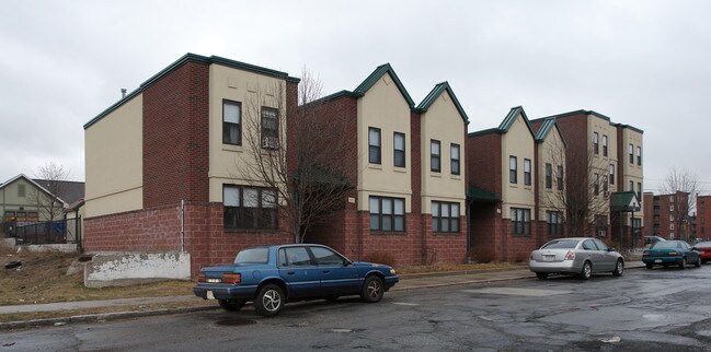 337-351 Chestnut St in Holyoke, MA - Building Photo - Building Photo