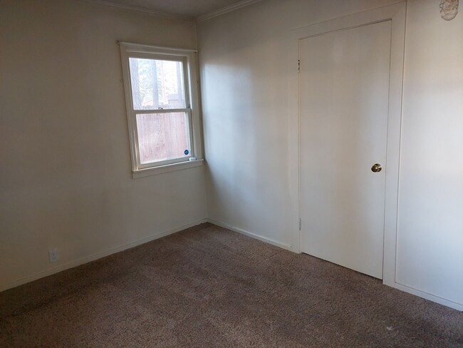 2110 Helen Ave in South Lake Tahoe, CA - Building Photo - Building Photo