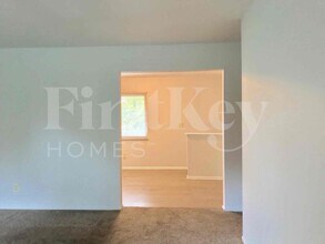 1222 Meadowbright Ln in Cincinnati, OH - Building Photo - Building Photo