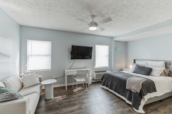 216 Rose Ln in Panama City Beach, FL - Foto de edificio - Building Photo