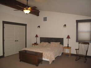 536 E Jefferson Ave in Sisters, OR - Building Photo - Building Photo