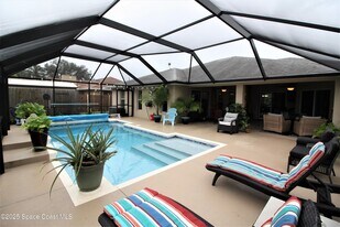 545 Castana Ave SE in Palm Bay, FL - Building Photo