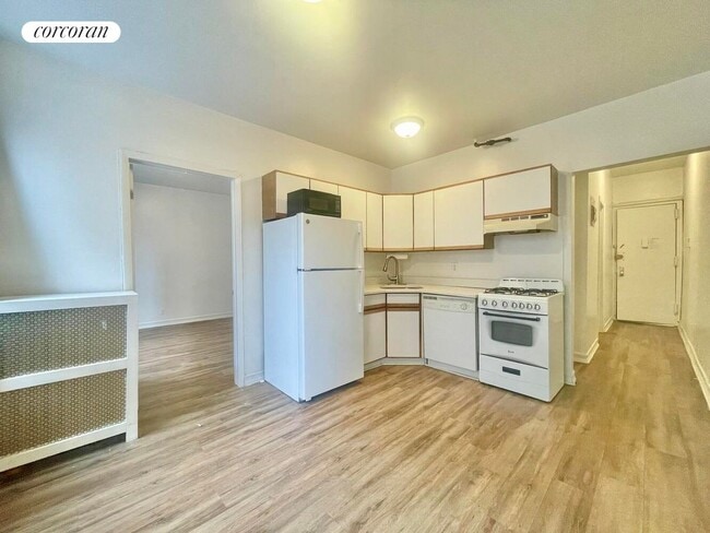 property at 200 W 109th St
