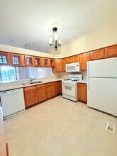 705 Blossom Ct in Naperville, IL - Building Photo - Building Photo