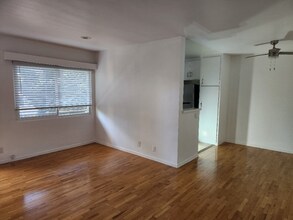 1025 Idaho Ave in Santa Monica, CA - Building Photo - Building Photo