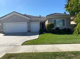 13401 Copper Crest Drive in Bakersfield, CA - Building Photo