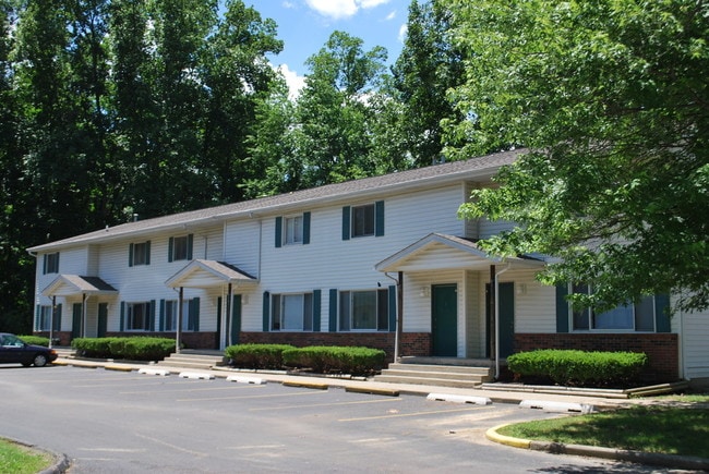 Hickory Grove in Bloomington, IN - Foto de edificio - Building Photo