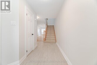 2155 Duncaster Dr in Burlington, ON - Building Photo - Building Photo