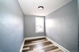 161 Rockaway Ave in Valley Stream, NY - Building Photo - Building Photo