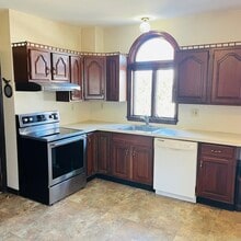 12 Endicott St in Saugus, MA - Building Photo - Building Photo