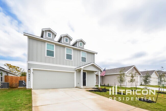 8902 Lamus Wheel in San Antonio, TX - Building Photo - Building Photo