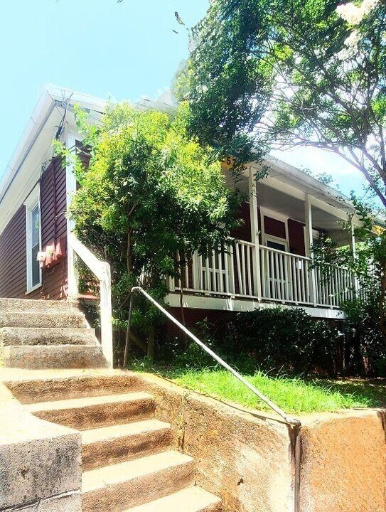 357 Cameron St SE in Atlanta, GA - Building Photo