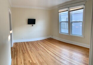 4847 W Hutchinson St in Chicago, IL - Building Photo - Building Photo