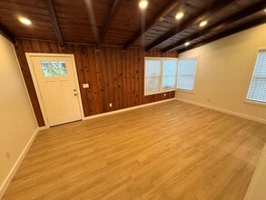 54 San Clemente St in Ventura, CA - Building Photo - Building Photo