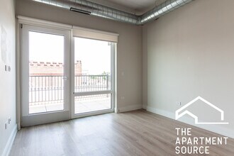 914 W Belmont Ave, Unit 604 in Chicago, IL - Foto de edificio - Building Photo