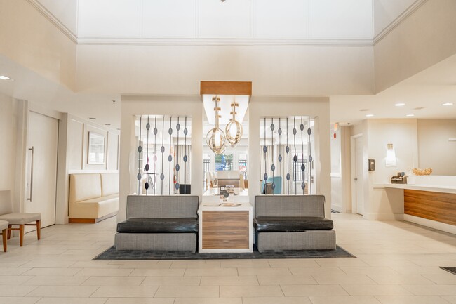 The Haven at Craigshire in St. Louis, MO - Foto de edificio - Building Photo