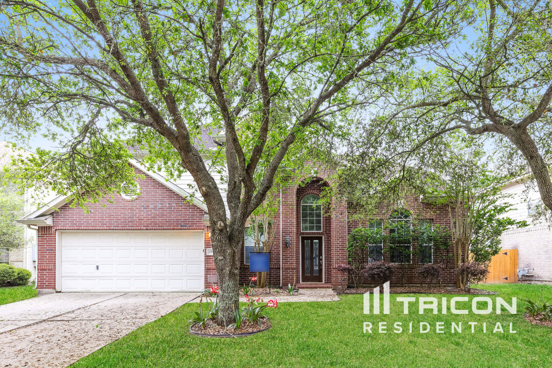 1995 Kingston Cove in League City, TX - Building Photo