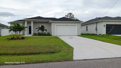 161 Antilla Dr in Rotonda West, FL - Building Photo - Building Photo