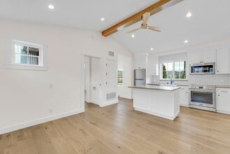 309 Fairview Rd in Thousand Oaks, CA - Building Photo - Building Photo