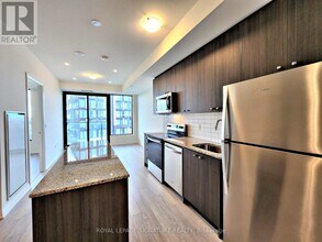 3006 William Cutmore Blvd in Oakville, ON - Building Photo - Building Photo