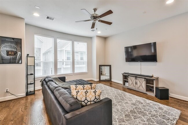 1815 Napa Creek Ln