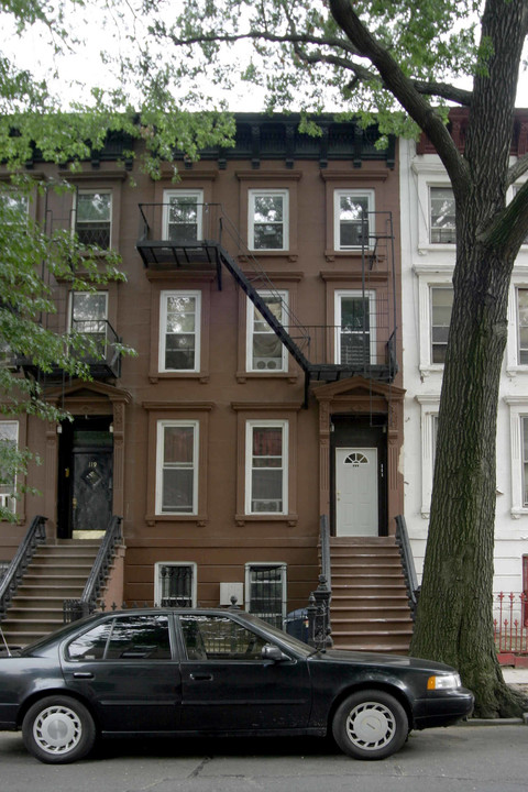 121 Albany Ave in Brooklyn, NY - Foto de edificio