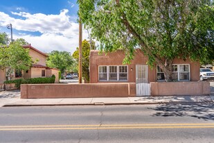523 Agua Fria St in Santa Fe, NM - Building Photo