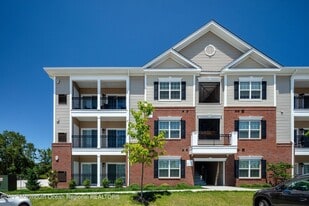 427 Stallion Cir W in Toms River, NJ - Building Photo