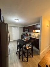 40 Depot St-Unit -3 in Douglas, MA - Foto de edificio - Building Photo