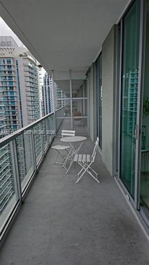79 SW 12th St