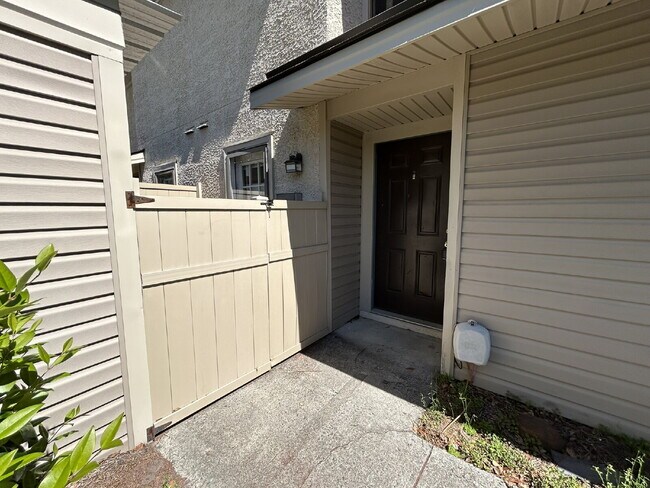 property at 901 Olmstead Dr