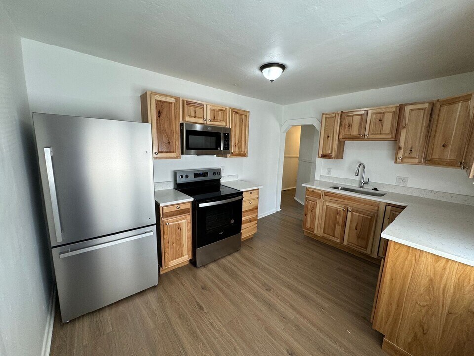 2119 S Richards St in South Salt Lake, UT - Building Photo