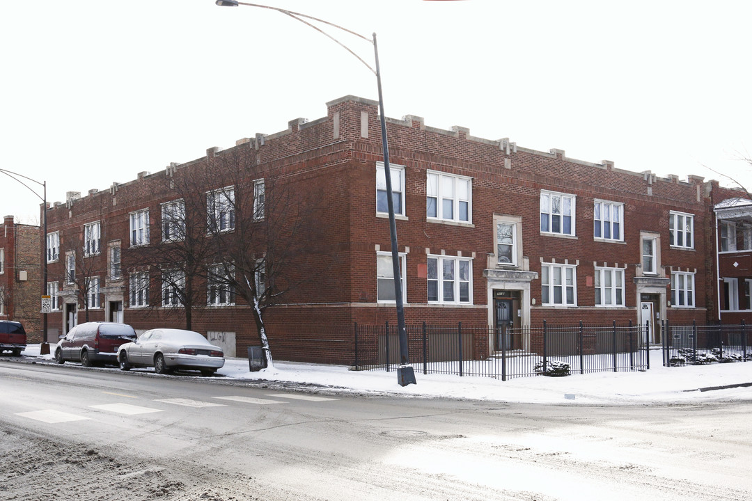 7601 S Peoria St in Chicago, IL - Foto de edificio