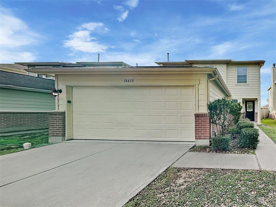 18435 Westgate Pasture Ln in Cypress, TX - Building Photo