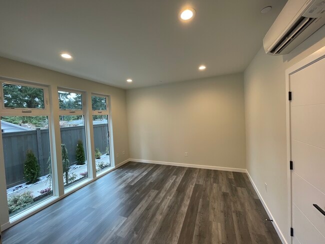23003 58th Ave W in Mountlake Terrace, WA - Building Photo - Building Photo