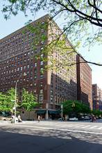 Chester Court in New York, NY - Building Photo - Building Photo