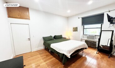 26 W 97th St in New York, NY - Building Photo - Building Photo