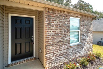 170 Tiffany Ln in Lincoln, AL - Building Photo - Building Photo