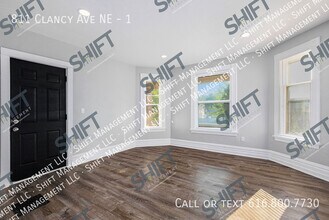 811 Clancy Ave NE in Grand Rapids, MI - Building Photo - Building Photo